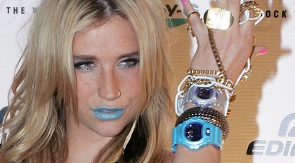 Kesha vill ha fansens tänder