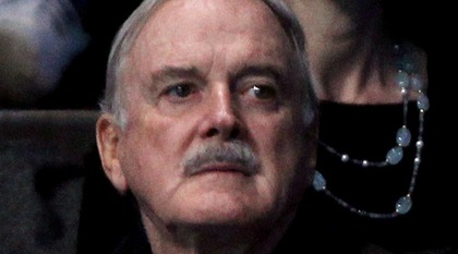 John Cleese räddade dottern ur drogträsket