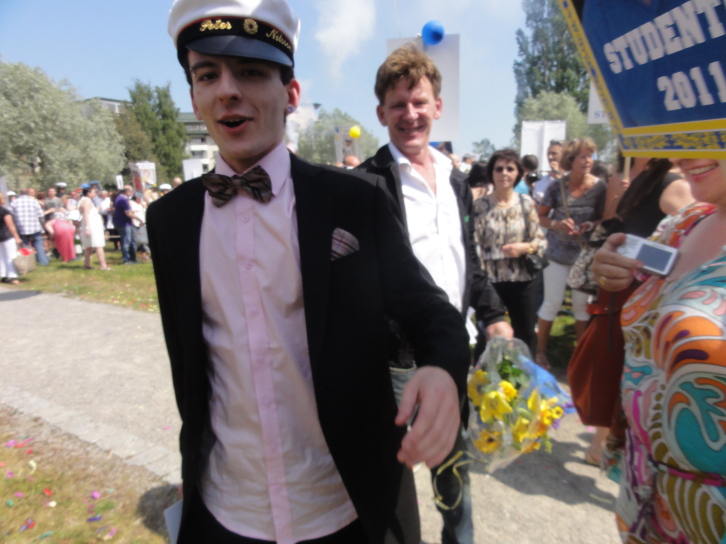 Peter08 har nu sprungit ut i vuxenlivet