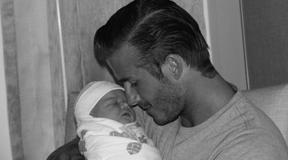 Här är första bilderna på Beckhams dotter