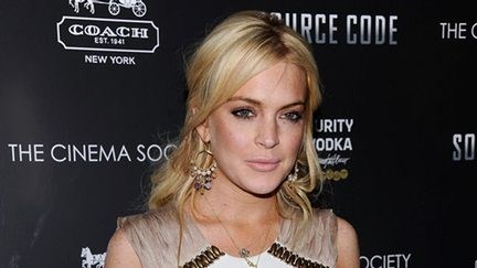 Lindsay Lohan viert vrijlating met drank