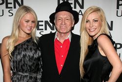 Playboymodeller försvarar Hugh Hefners sexliv