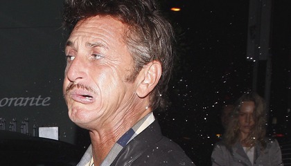 Sean Penn spottade på fotograf