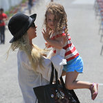 Nicole Richie & Harlow har kul i Malibu!