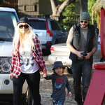Christina Aguilera har roligt med sina favoritkillar!