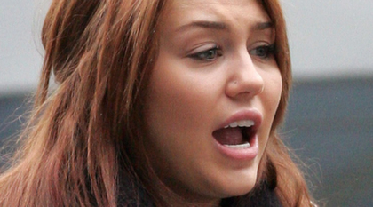 Miley Cyrus i nytt blåsväder – uppges ha rökt marijuana på fest
