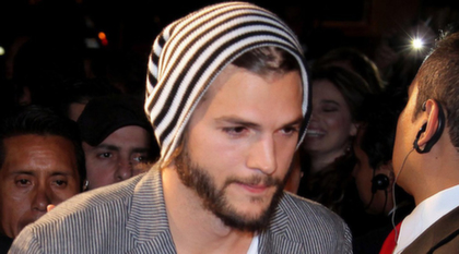 Kutcher tvingas ta twitter-timeout