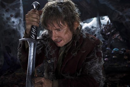 Bilbo tar till svärd