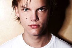 Avicii ger bort 7 miljoner