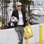 Gwen Stefanis dag på stranden med Kingston och Zuma!