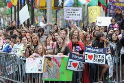Beliebers flippar på Facebook