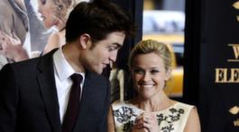 Pattinson tröstas av Reese Witherspoon