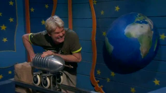 Stefan kämpar med raketen