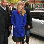 Hallå där, Fröken Blå! Taylor Swifts perfekta höstoutfit!