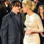 Flirtvarning! Johnny Depp och Amber Heard sågs mysa ihop!