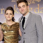 Robert Pattinson köpte hund till Kristen Stewart i 23-årspresent!