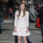 Amanda Seyfried-snyggare än någonsin i rosa outfit!