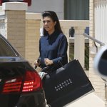 Kourtney Kardashian visar upp en ny frisyr när hon lämnar Barney’s New York!