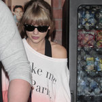 Taylor Swift lämnar dansstudion efter flera timmars träning!