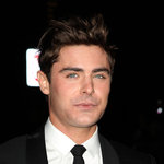 Vännerna är oroliga för att Zac Efron är tillbaka i sitt drogmissbruk! Vännerna är oroliga för att Zac Efron är tillbaka i sitt drogmissbruk!