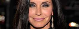 Nu är Courteney Cox förlovad med sin kille