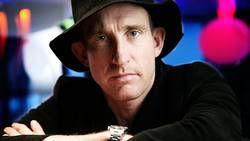 Johan Renck skiter i priser – ska bli pappa