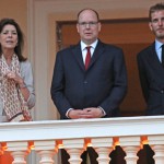 Andrea på slottsbalkongen med mamma Caroline och morbror Albert