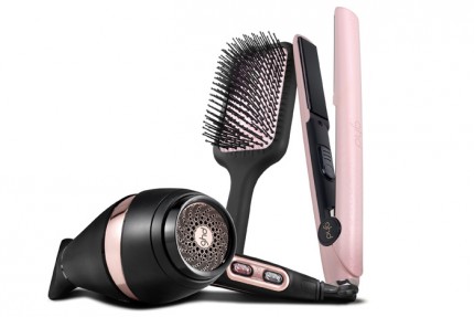 Styla håret och stöd Rosa Bandet med ghd Vintage Pink