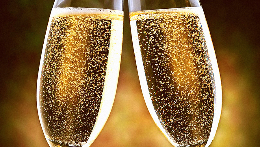 Sätt guldkant på nyåret med glittrig champagne