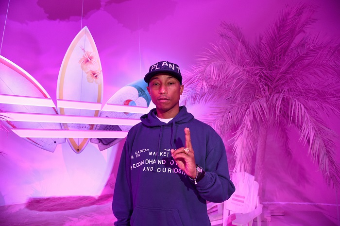 Pharrell och Adidas lanserar klädkollektion – på Snapchat