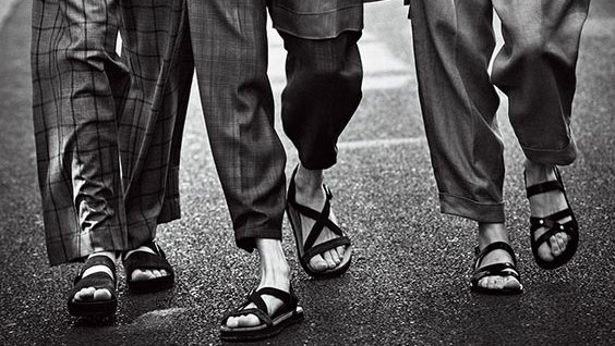 Stäng inte in fötterna – 13 snygga sandaler att bära i sommar