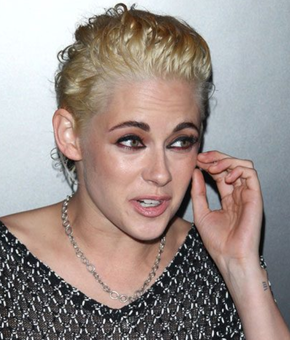 Kristen Stewart goes blonde