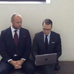 Här spelar prins Daniel dataspel på slottet – se filmen!