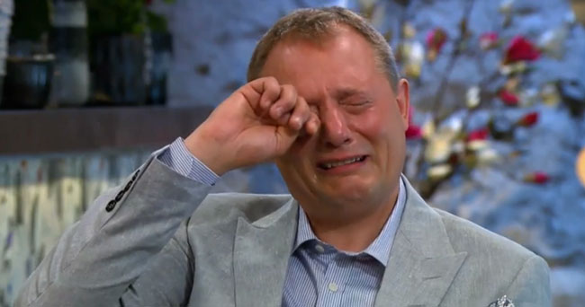 Magnus Carlson i tårar när Freddie Wadlings låt spelas upp