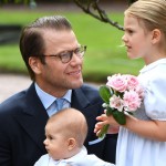 Prinsessan Estelle och Daniel på klätteräventyr