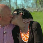 Jörgen tungkysser Katja på första dejten